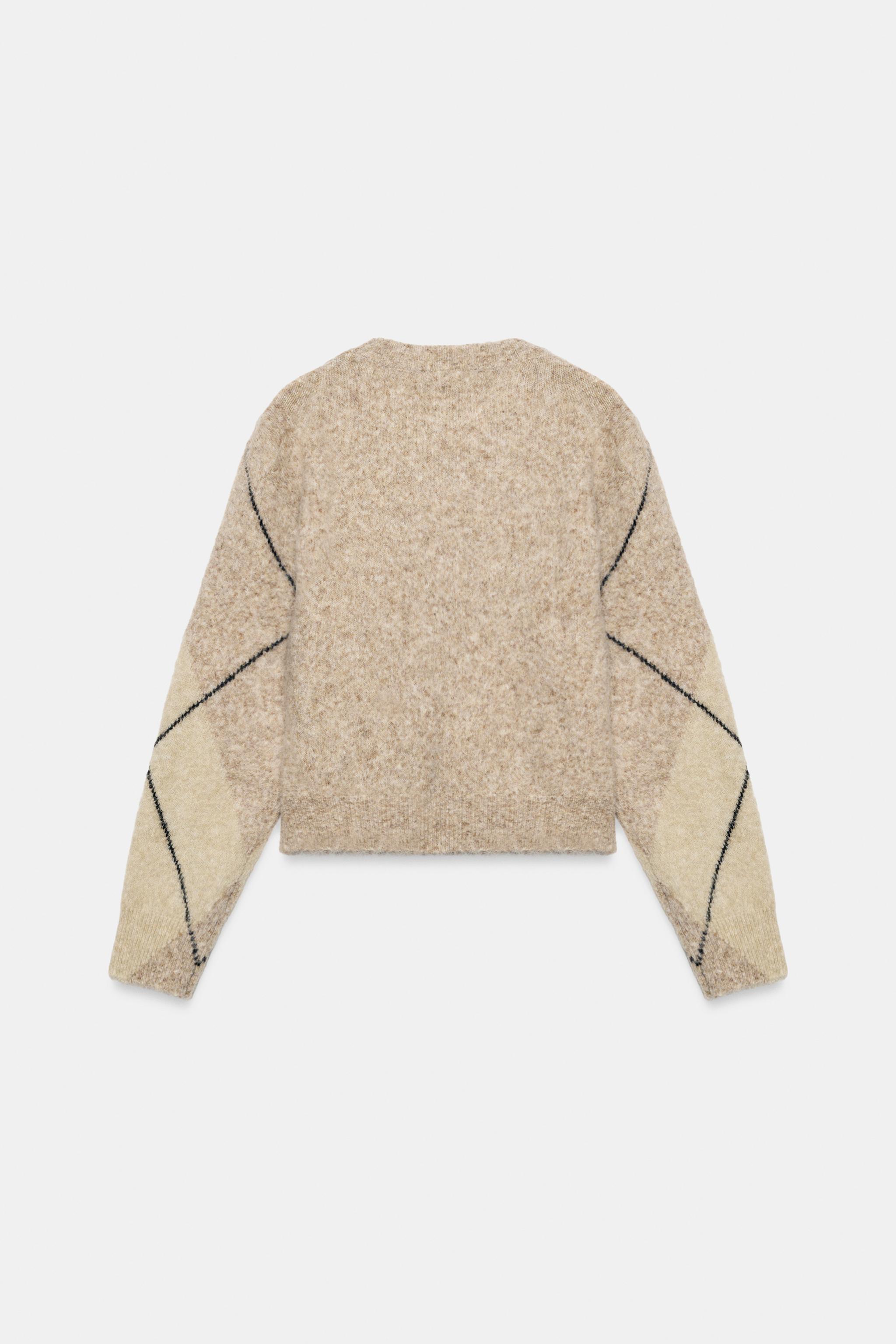 BRUSHED EFFECT ARGYLE SWEATER
