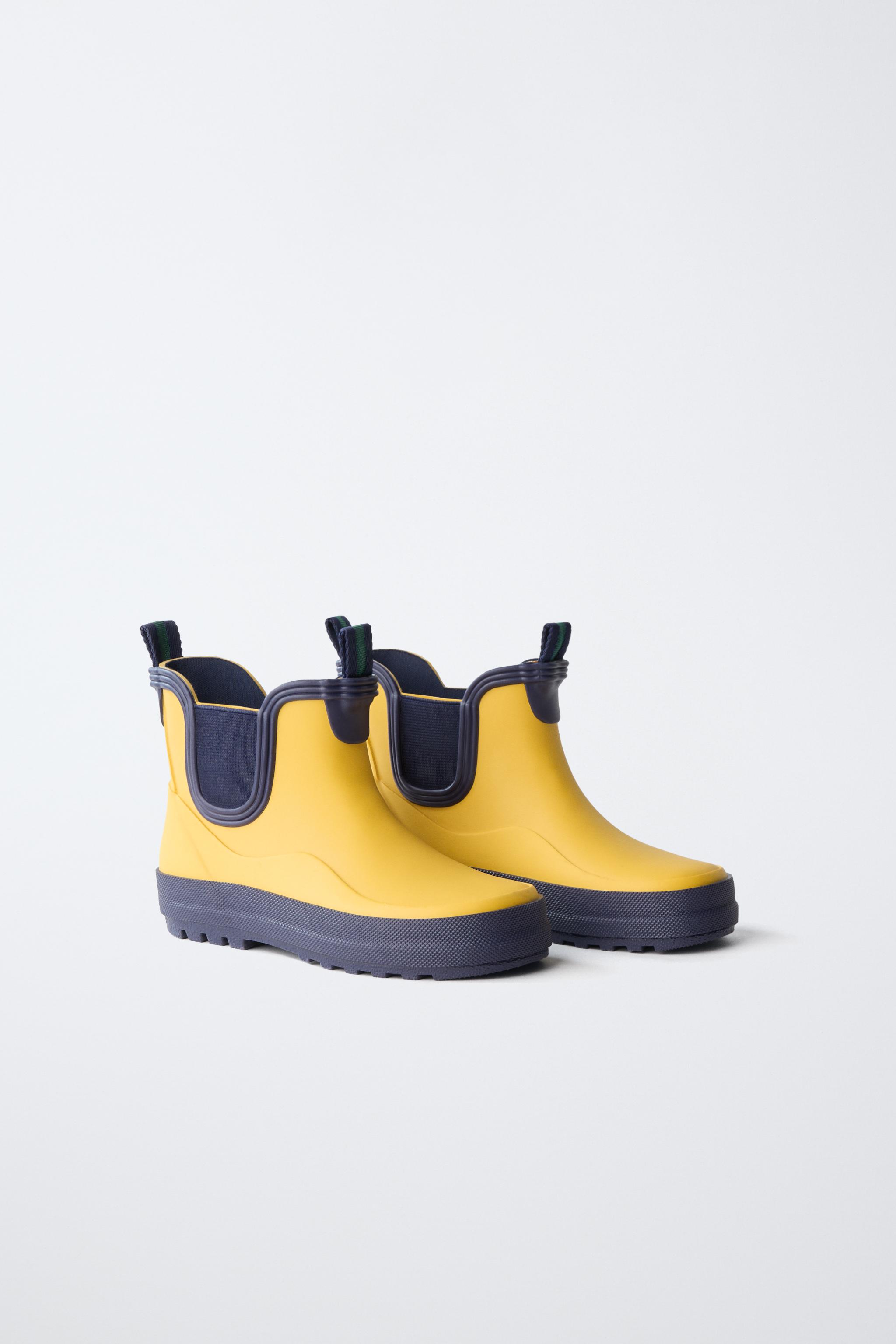 CHELSEA RAIN BOOTS