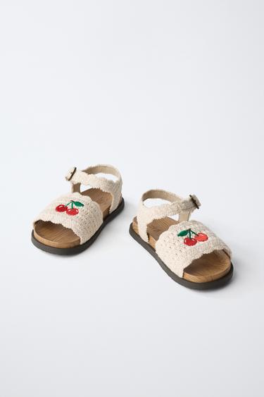 SANDALES EN CROCHET ET CERISES - Blanc écru de Zara - Image 3