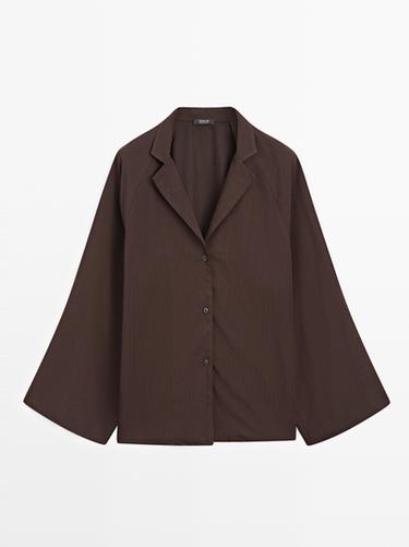 Chemisier texturé à manches raglan - Marron de Zara