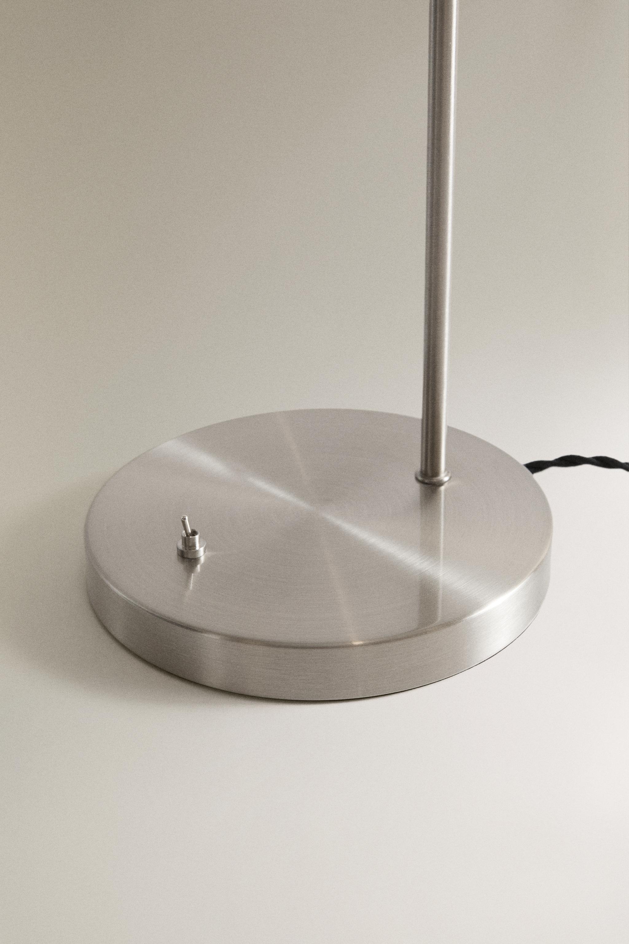 METAL DESK LAMP