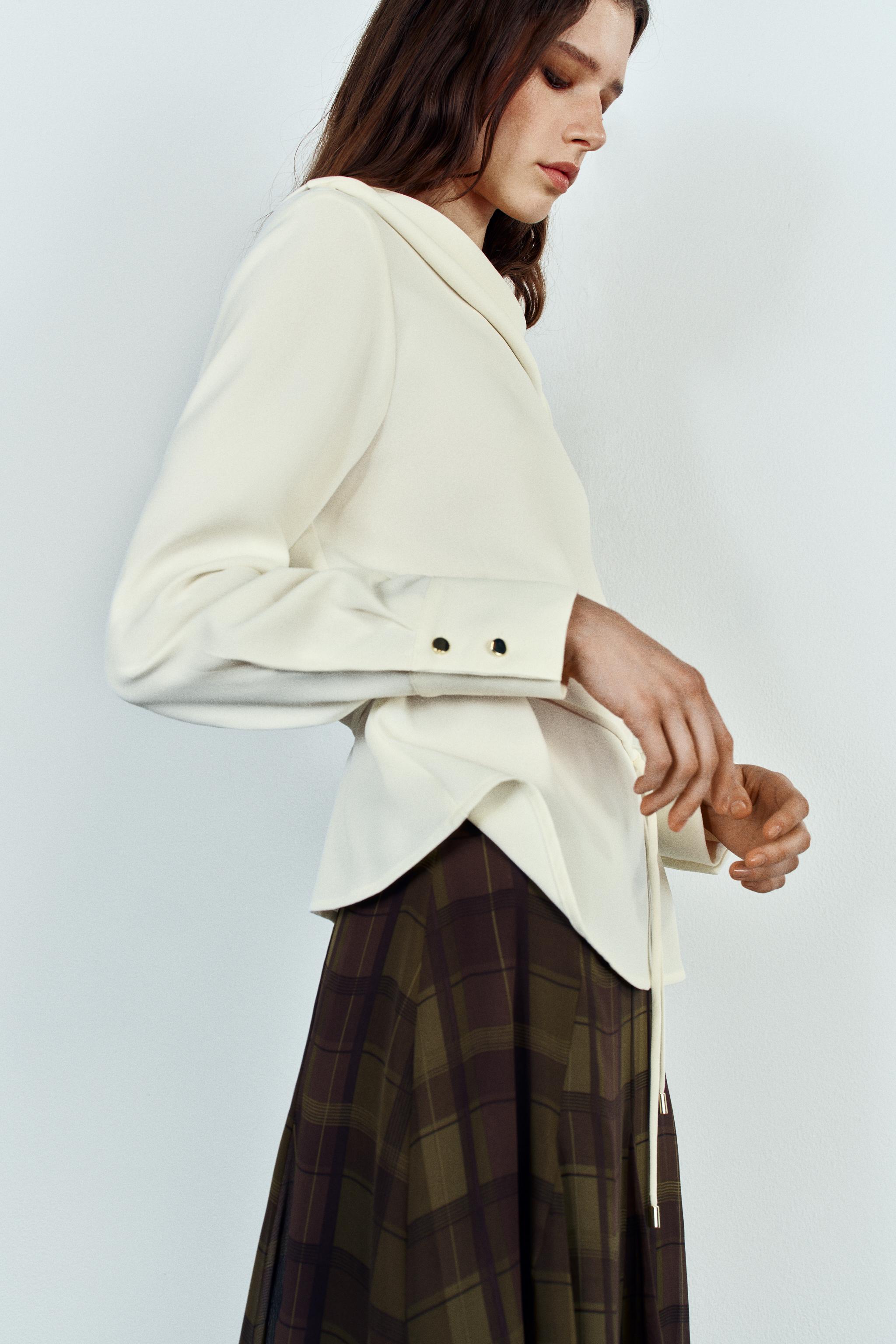 BOAT NECK BLOUSE