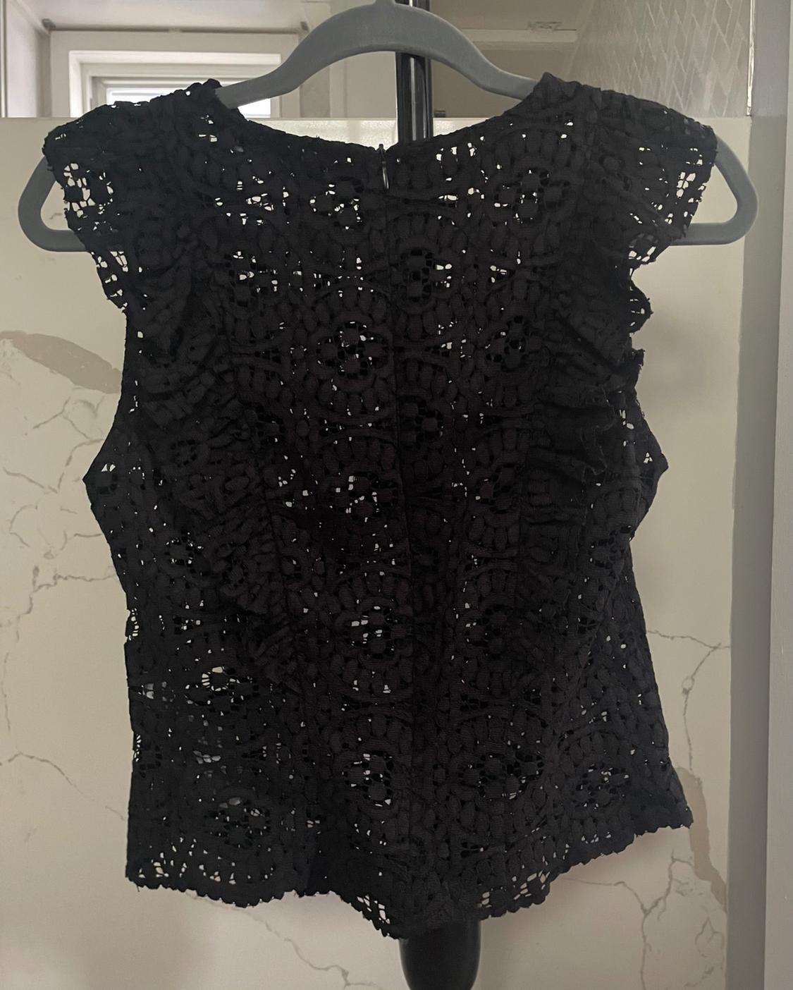 BLACK LACE RUFFLED TOP - Image 3