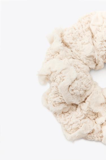 VOLUMINOUS TEXTURED SCRUNCHIE X FANGLU LIN - Ecru by Zara - Image 1