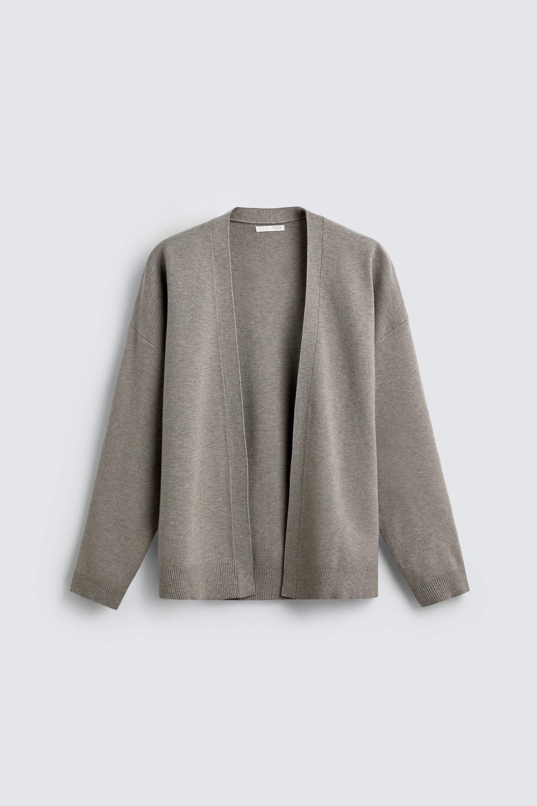 ZARA ORIGINS リブ編みジップカーディガン　OVY ZARA Originsの登場で、高価格帯ファストファッションが戦国時代