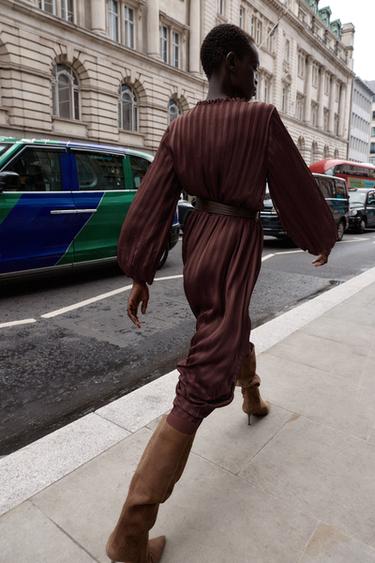 VESTIDO MIDI CINTURÓN - Teja de Zara