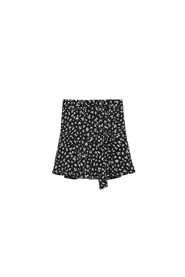 RUFFLED BERMUDA SKORT