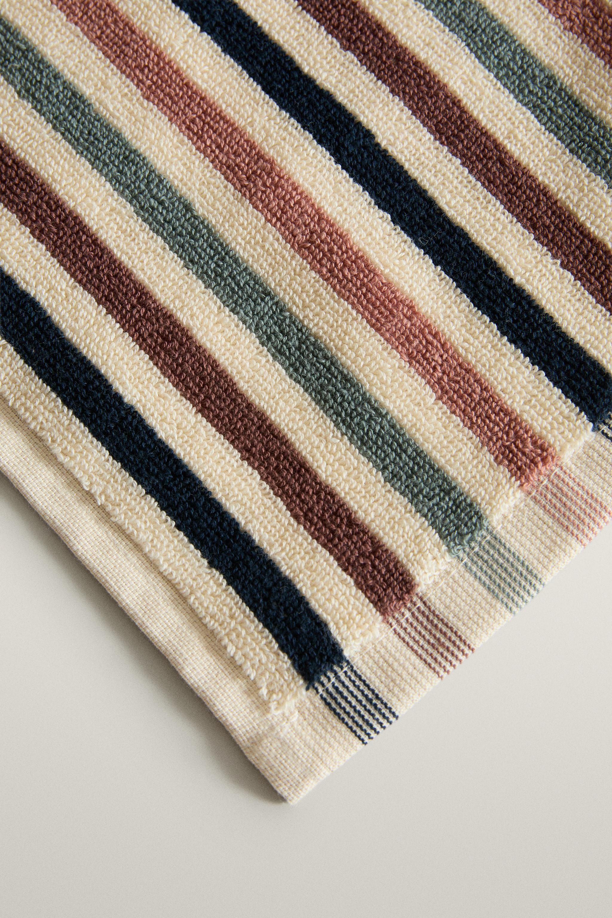 MUTED STRIPED BATH TOWEL
