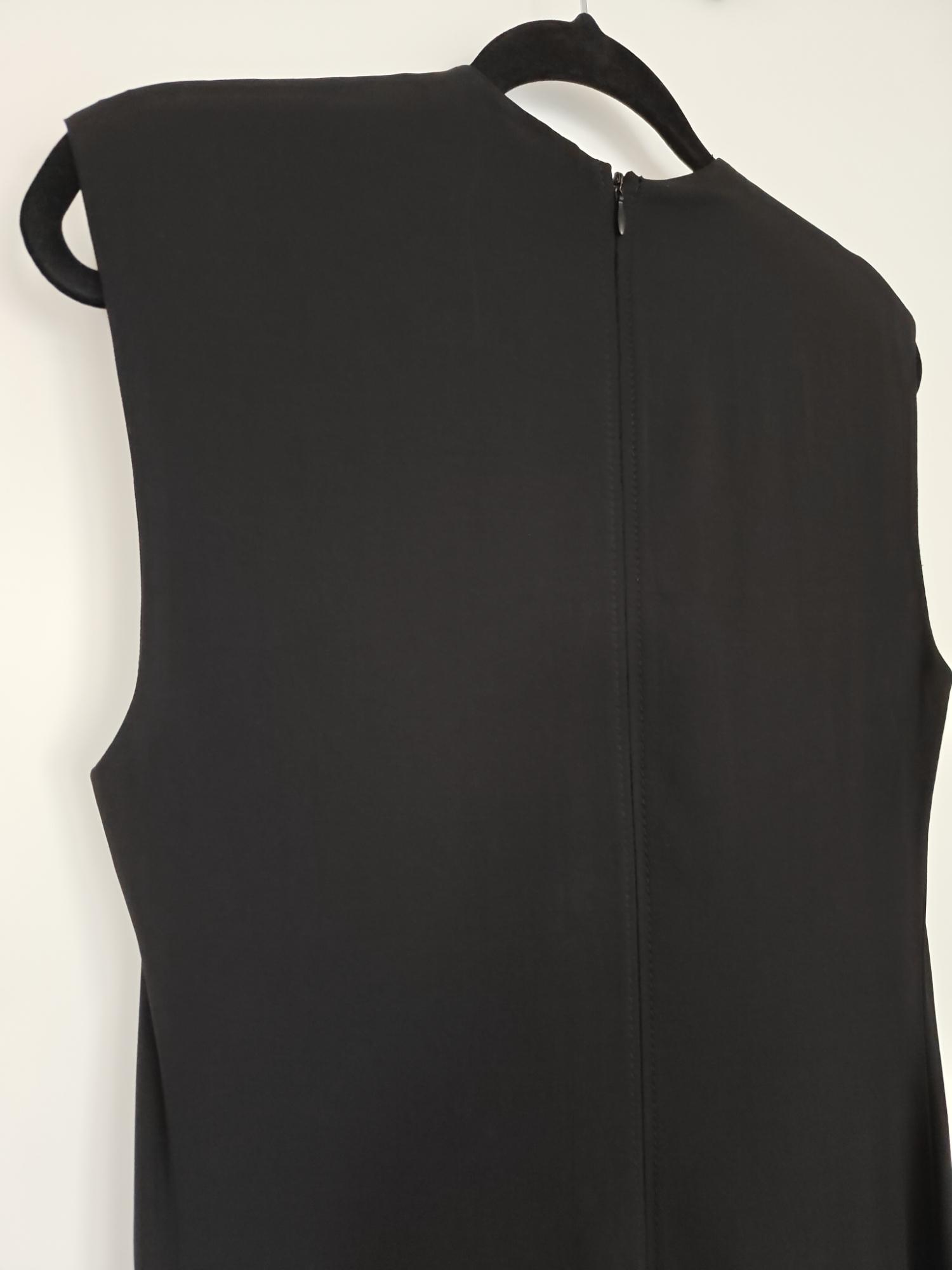 LONG BLACK SLEEVELESS DRESS
