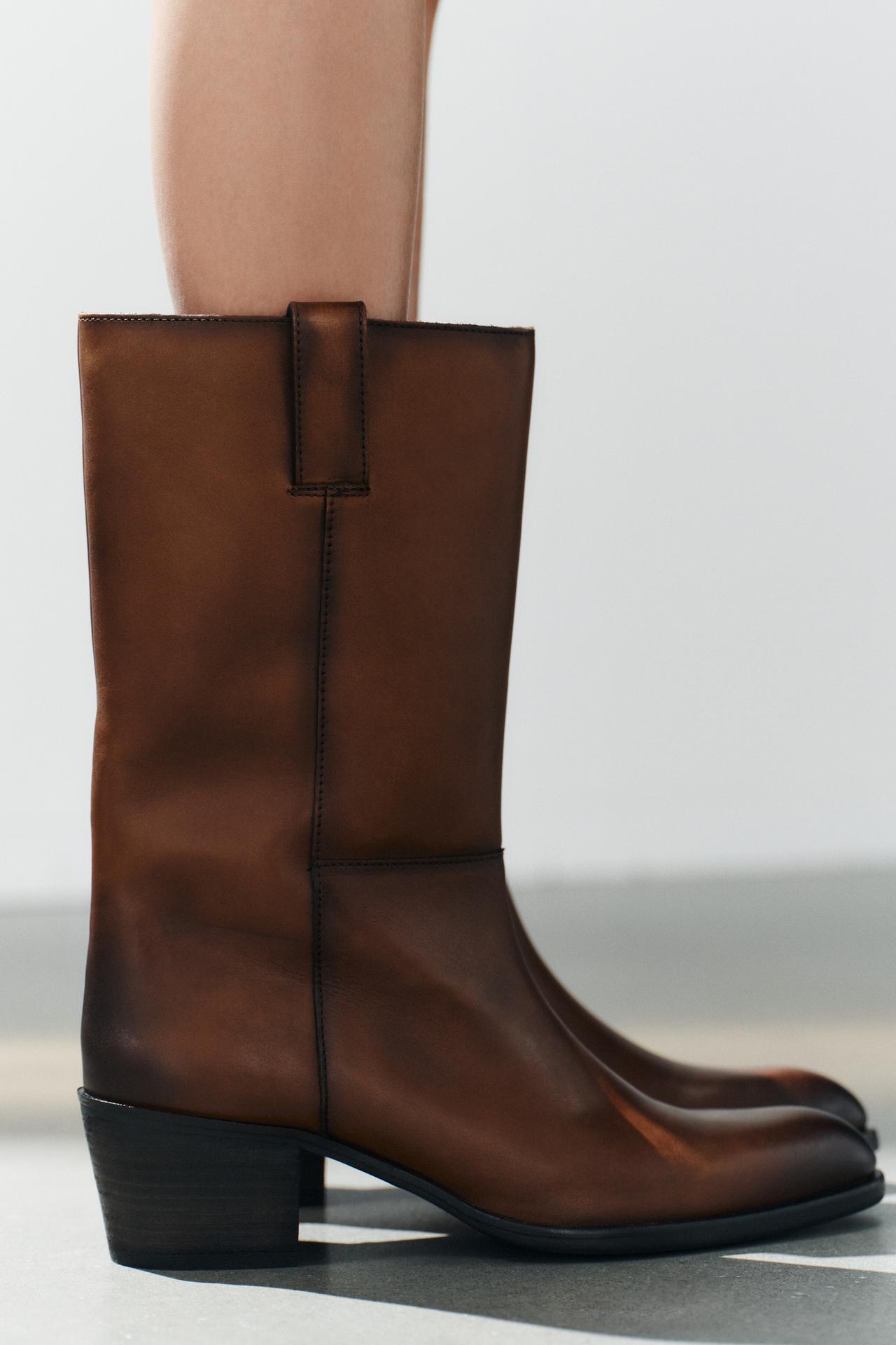 LEATHER BLOCK-HEEL BOOTS — Brown