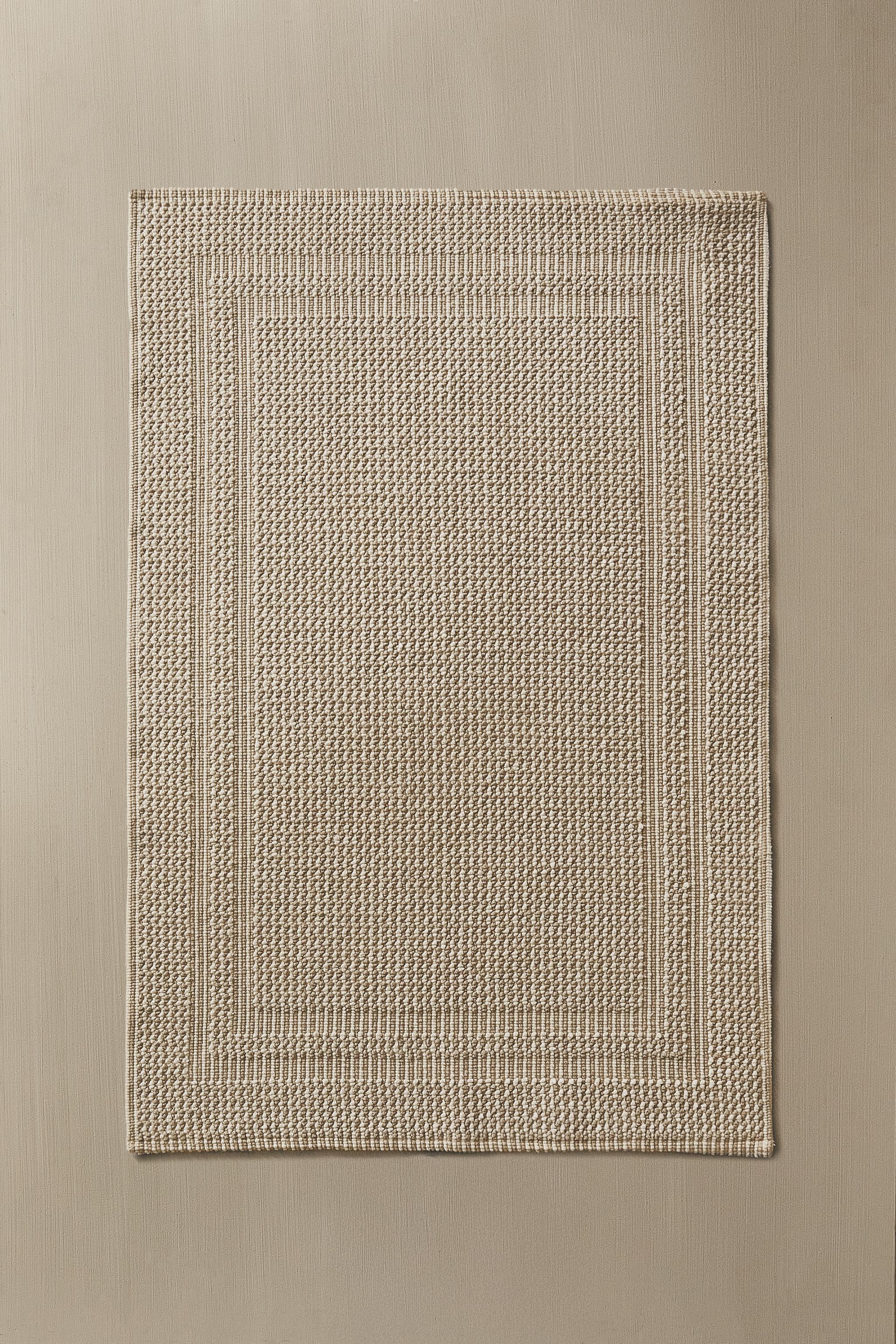 CHECKERED TEXTURED BATH MAT