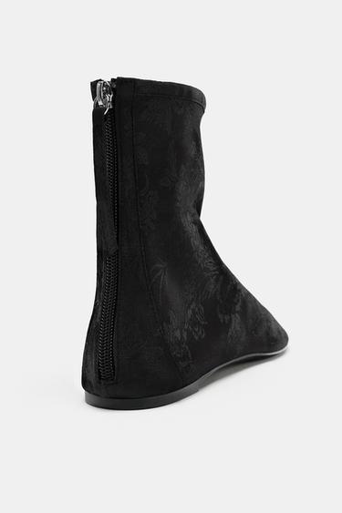 BOTÍN PLANO EFECTO SATINADO - Negro de Zara