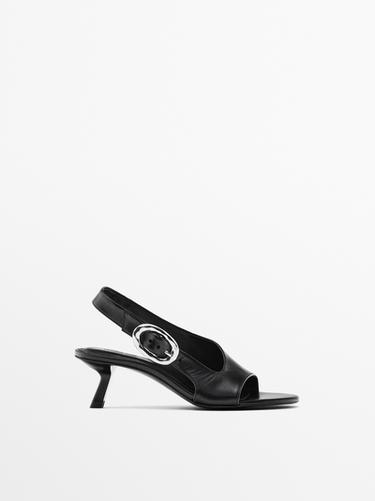 Sandalia tacón hebilla - Negro de Zara