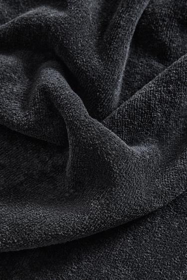 SERVIETTE DE BAIN VELOURS OVERLOCK - Noir de Zara