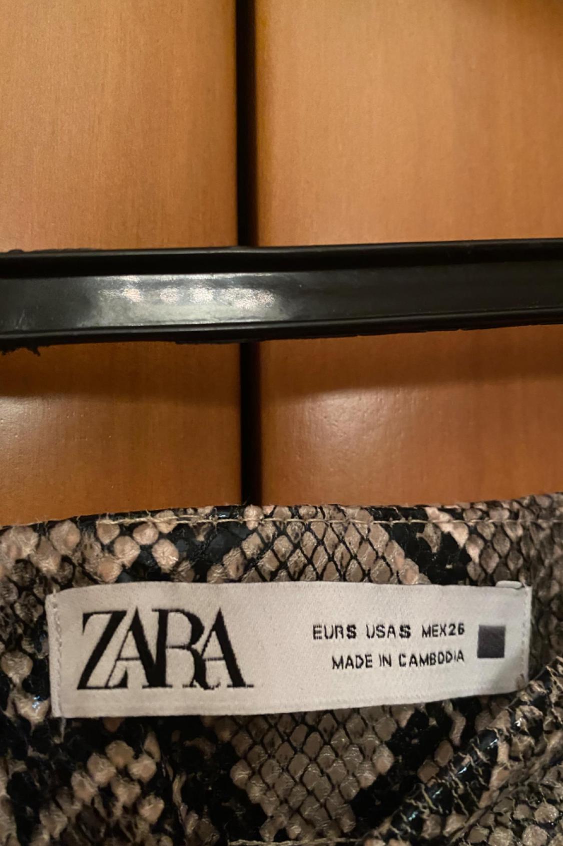 FAUX LEATHER ANIMAL EMBOSSED SKIRT - Image 2