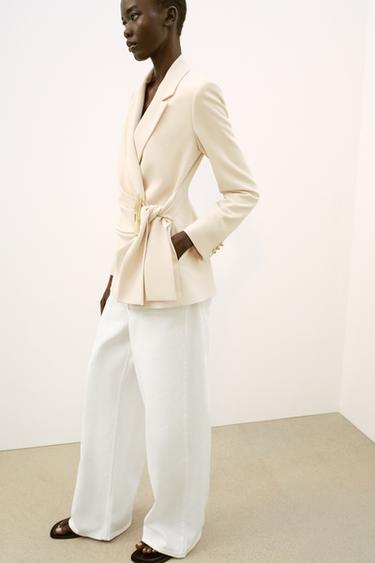 VESTE À BOUTONNAGE CROISÉ AVEC BOUCLE - Écru de Zara - Image 4