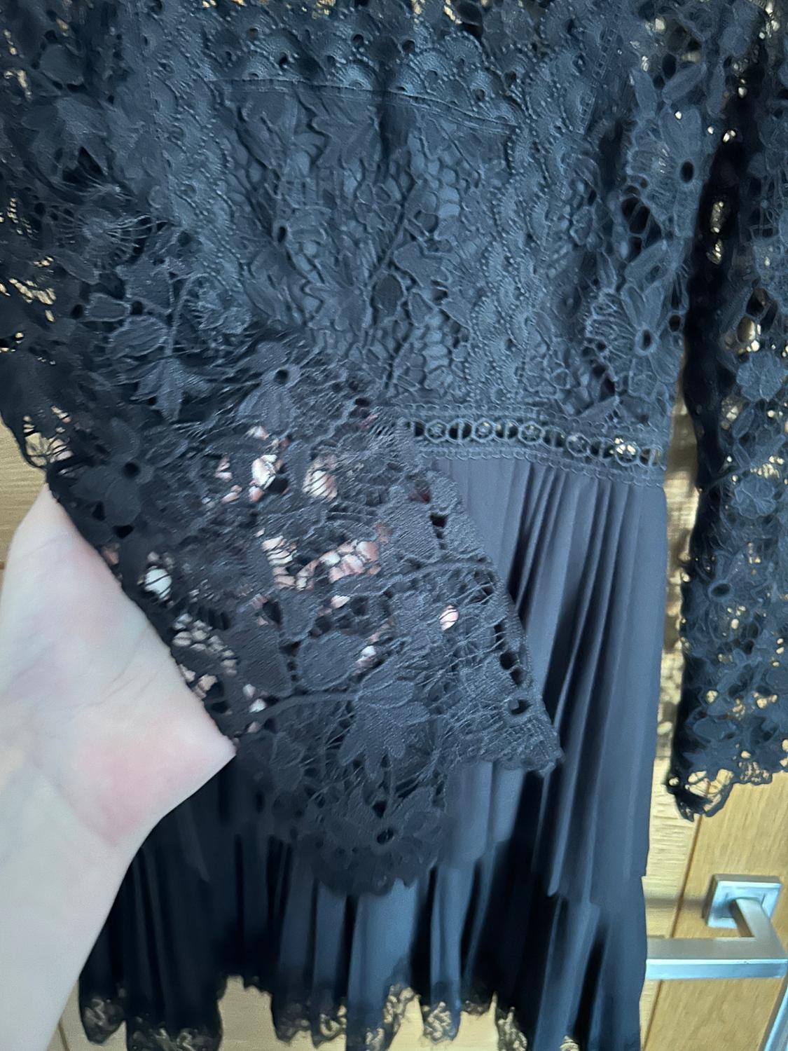 CONTRASTING PLEATED DRESS - Image 3