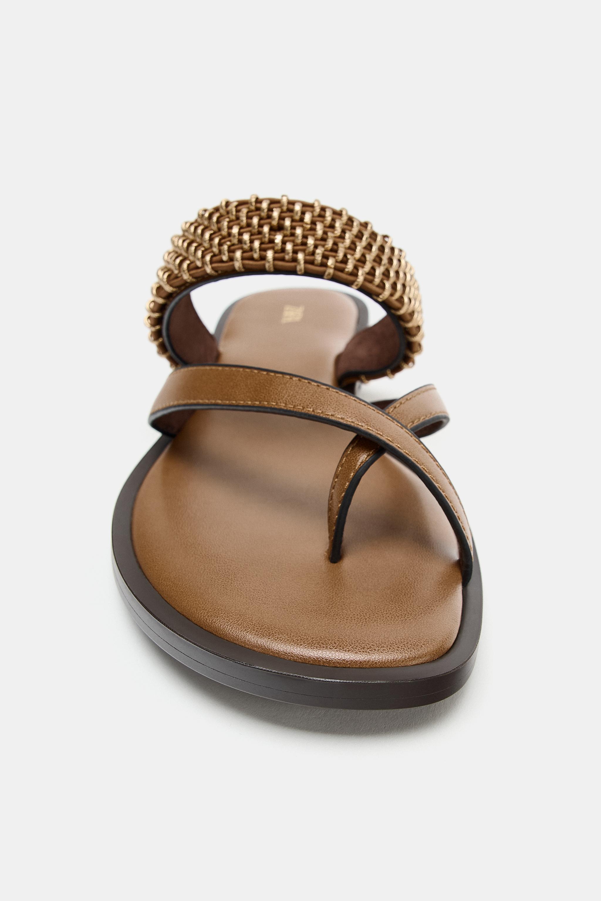 Женские сандалии Zara FLAT SANDALS WITH METALLIC DETAILS — фото 4