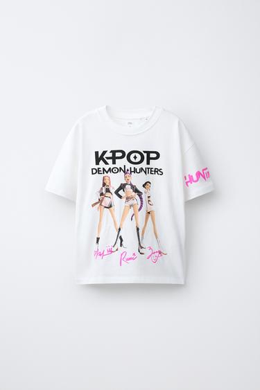 ТЕНИСКА С ЩАМПА KPOP DEMON HUNTERS™ NETFLIX © - Бял от Zara