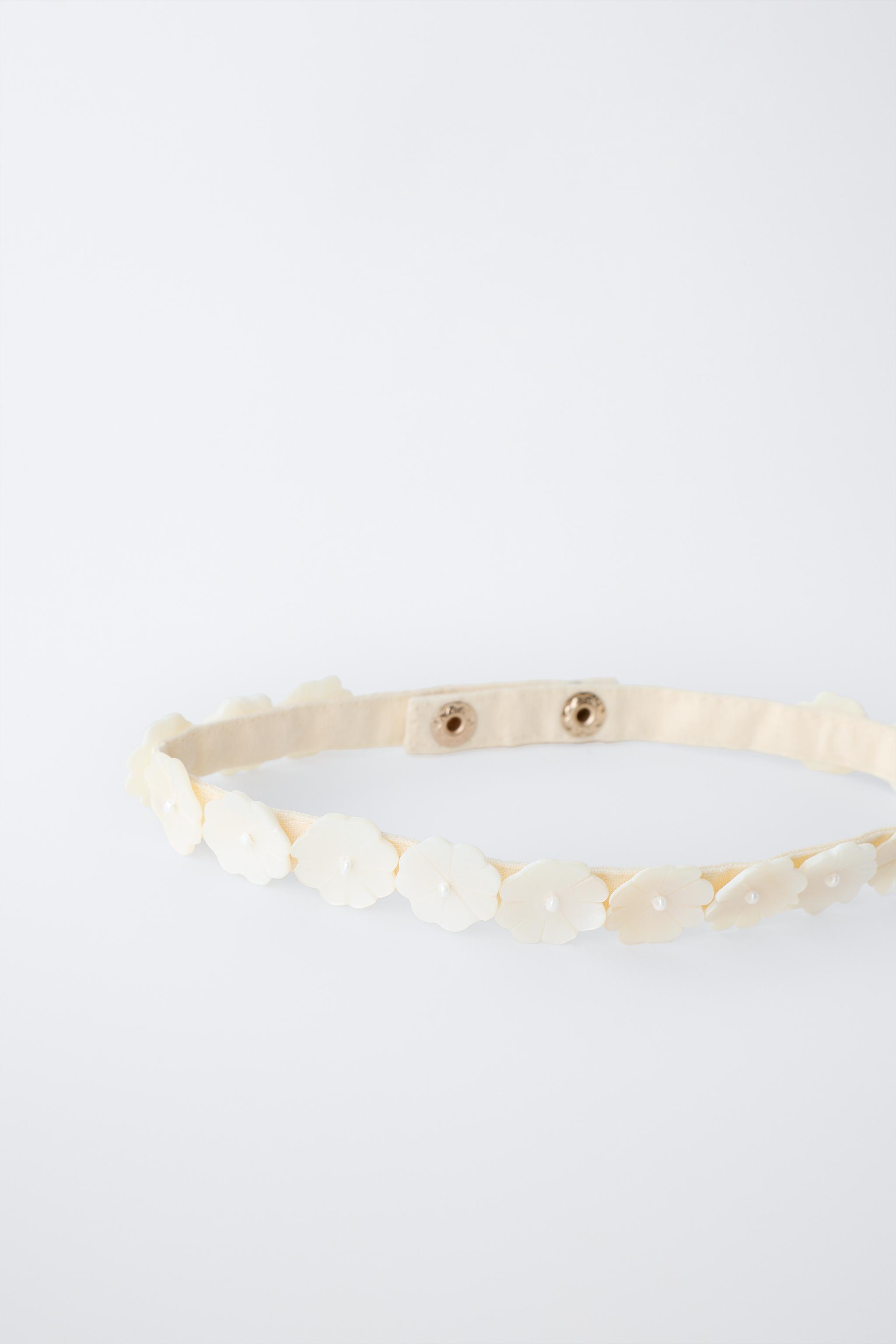 PEARLESCENT FLOWER CHOKER