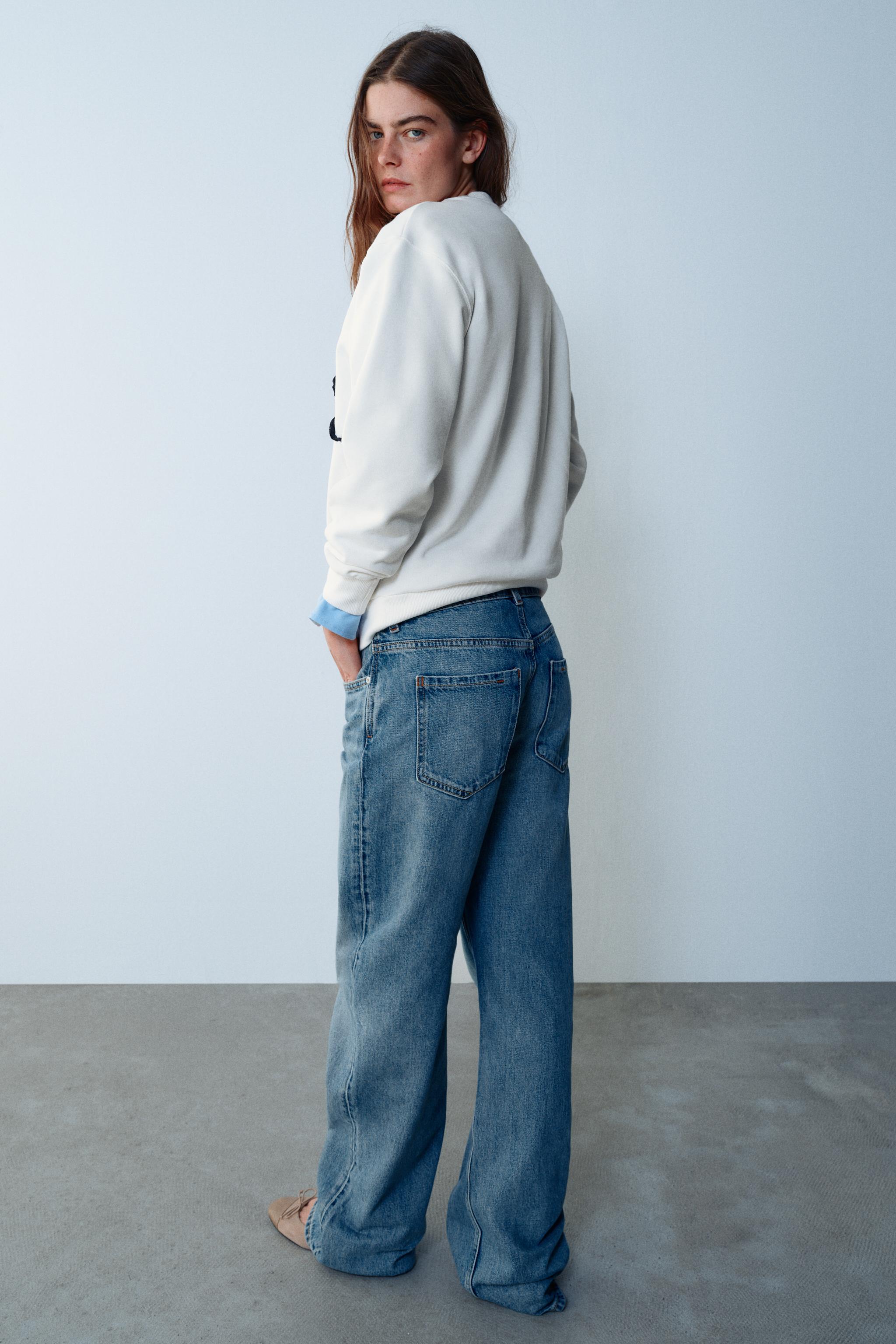 EMBROIDERED BOW SWEATSHIRT