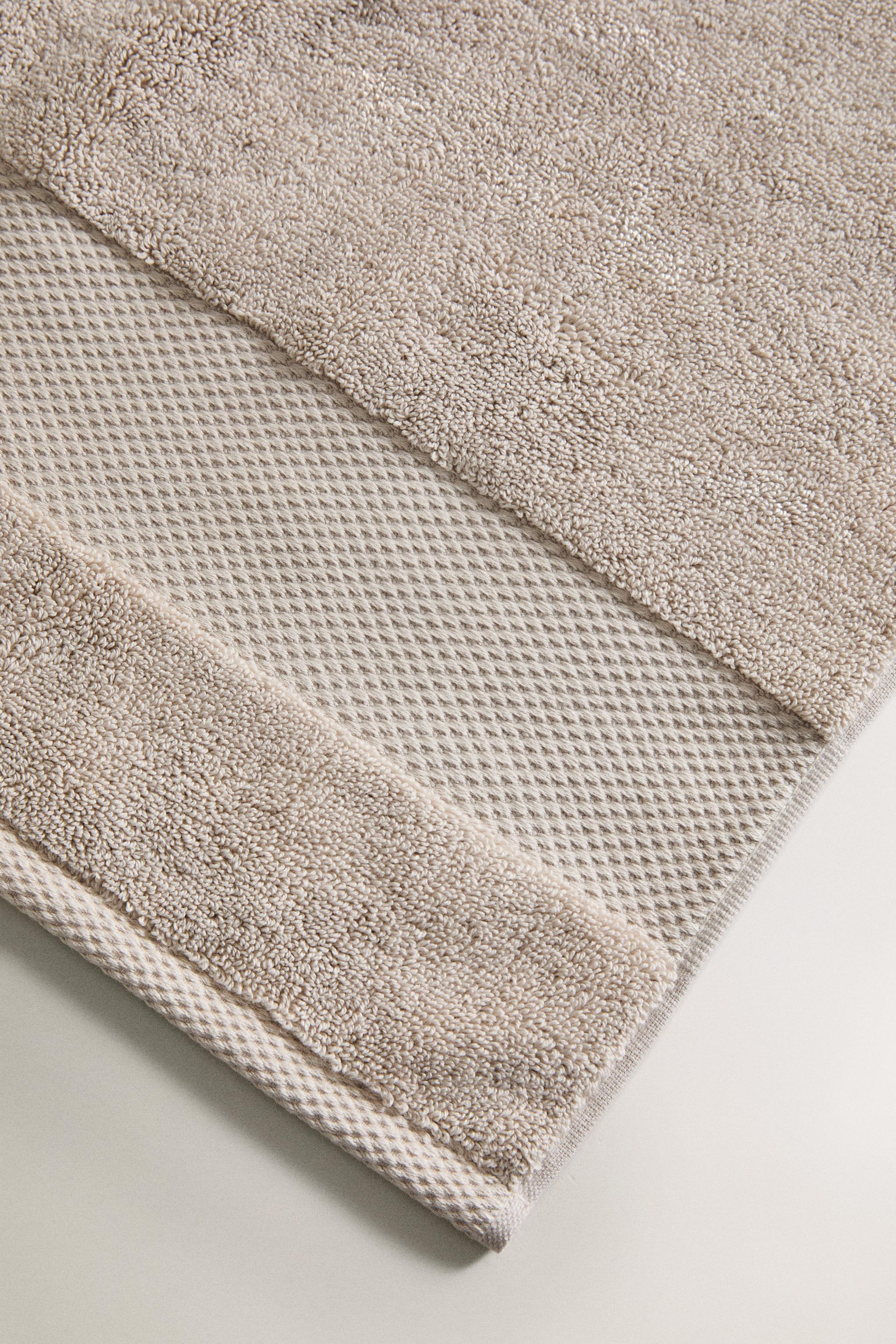 EXTRA SOFT BATH TOWEL (800 GXM²)