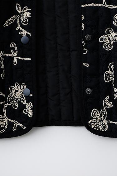 VESTE MATELASSÉE BRODERIES CONTRASTANTES - Noir / Écru de Zara - Image 7