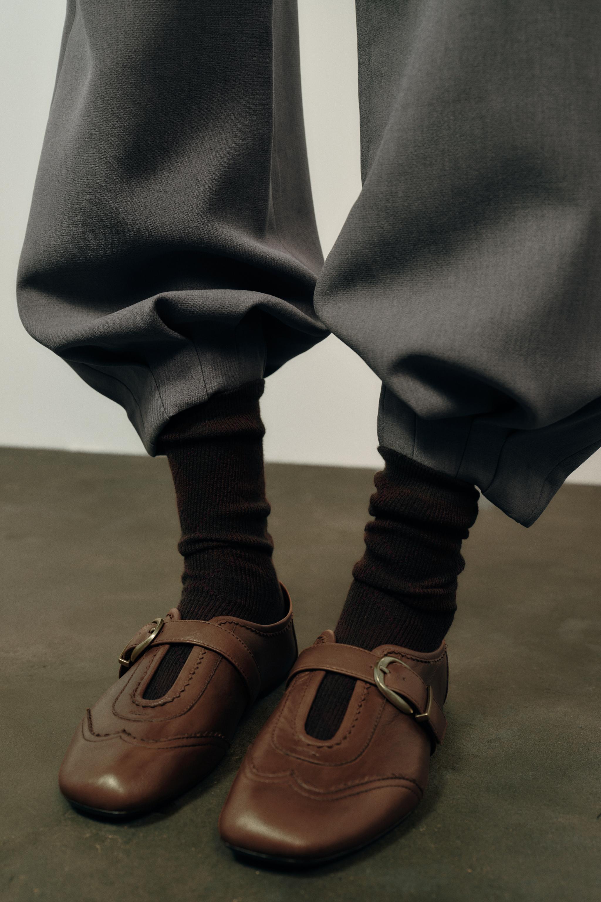 ダイカットレザーバレリーナシューズ - ブラウン | ZARA Japan