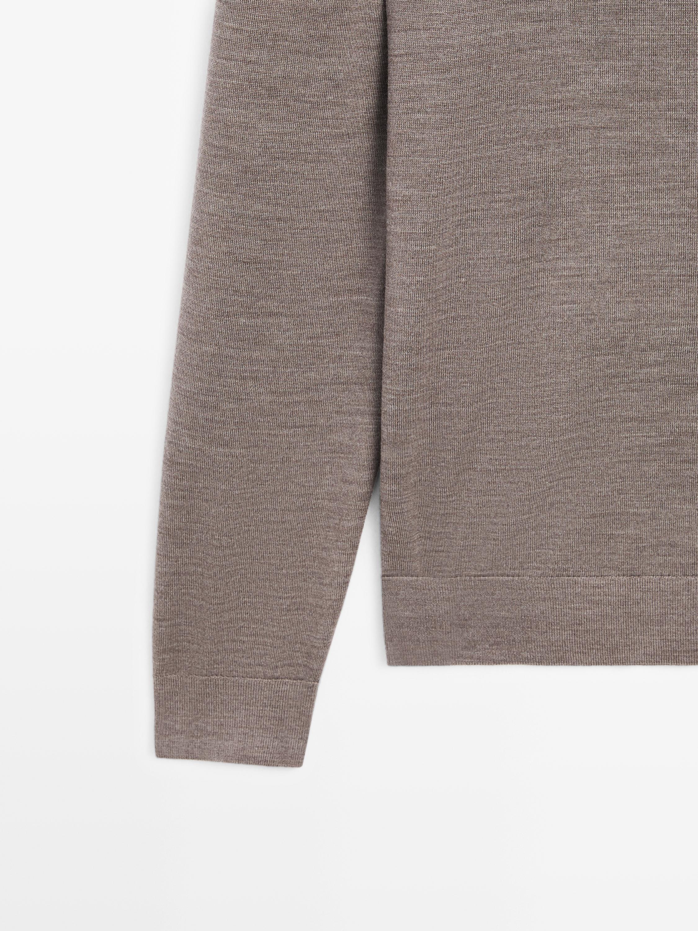 100% wool knit sweater with polo collar