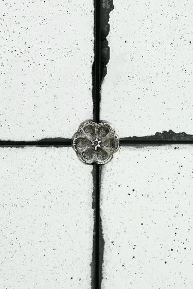 ANTIQUE-FINISH WALL MIRROR - Aged silver by Zara - Image 2