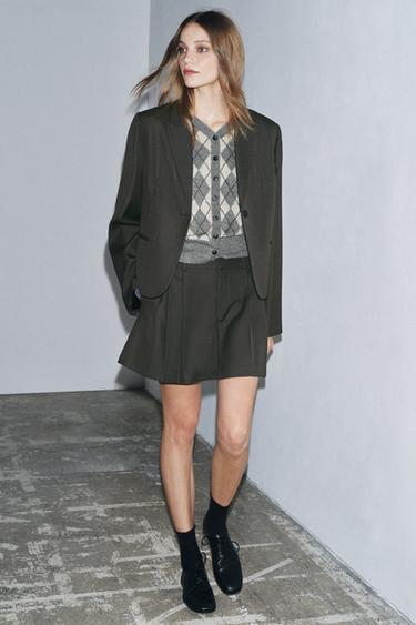 CONJUNTO BLAZER Y FALDA PLISADA ZW COLLECTION - MARRON/BLANCO de Zara - Imagen 0