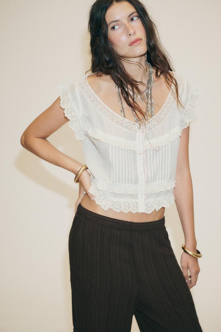 EMBROIDERED GAUZE BOW CROP TOP