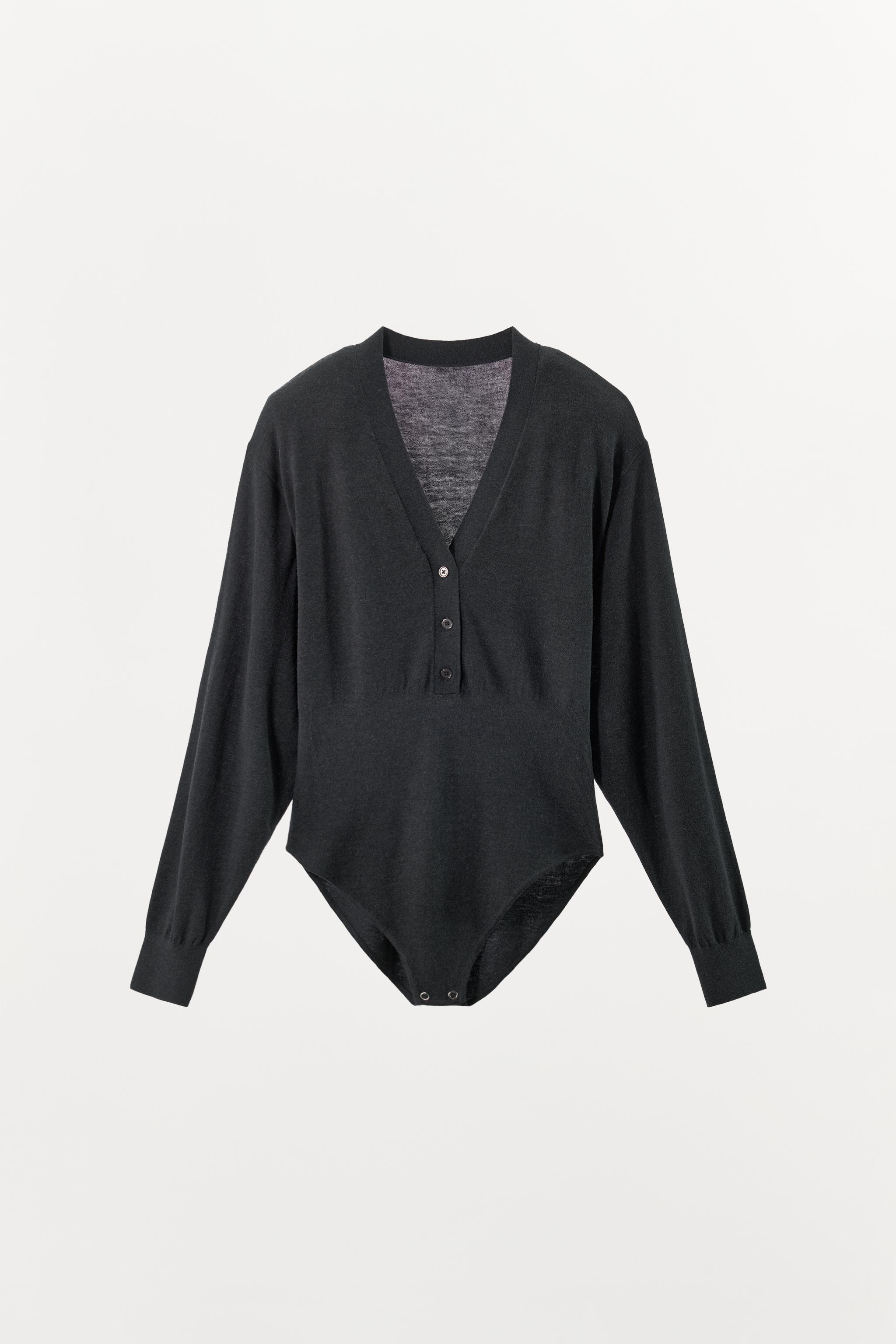 BODY EN MAILLE AVEC ÉPAULETTES