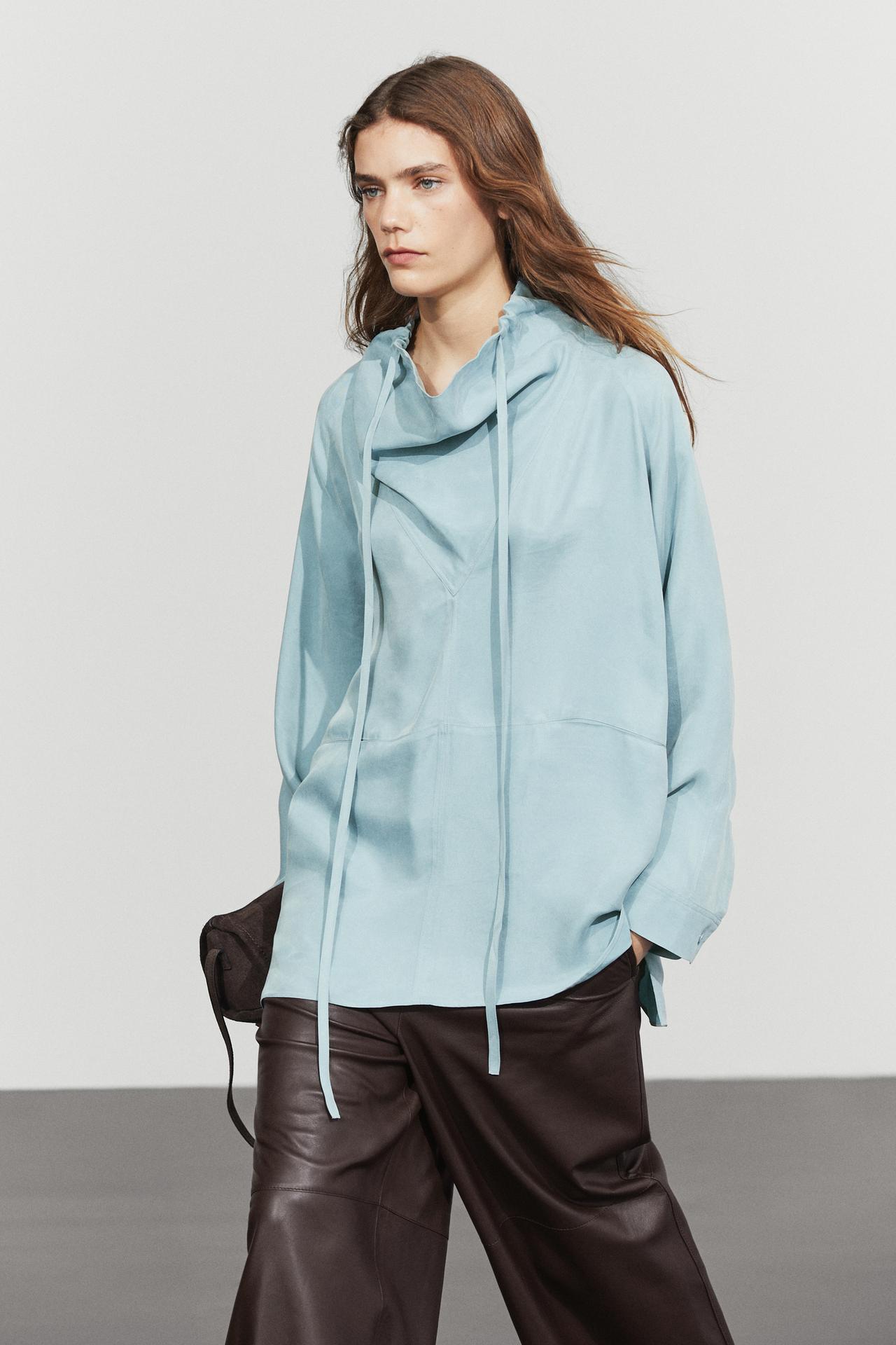 Flowy blouse with stand collar and drawstrings — Blue / Gray