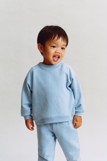 طقم سويت شيرت وبنطلون JOGGER - أزرق فاتح الخاص بـ Zara
