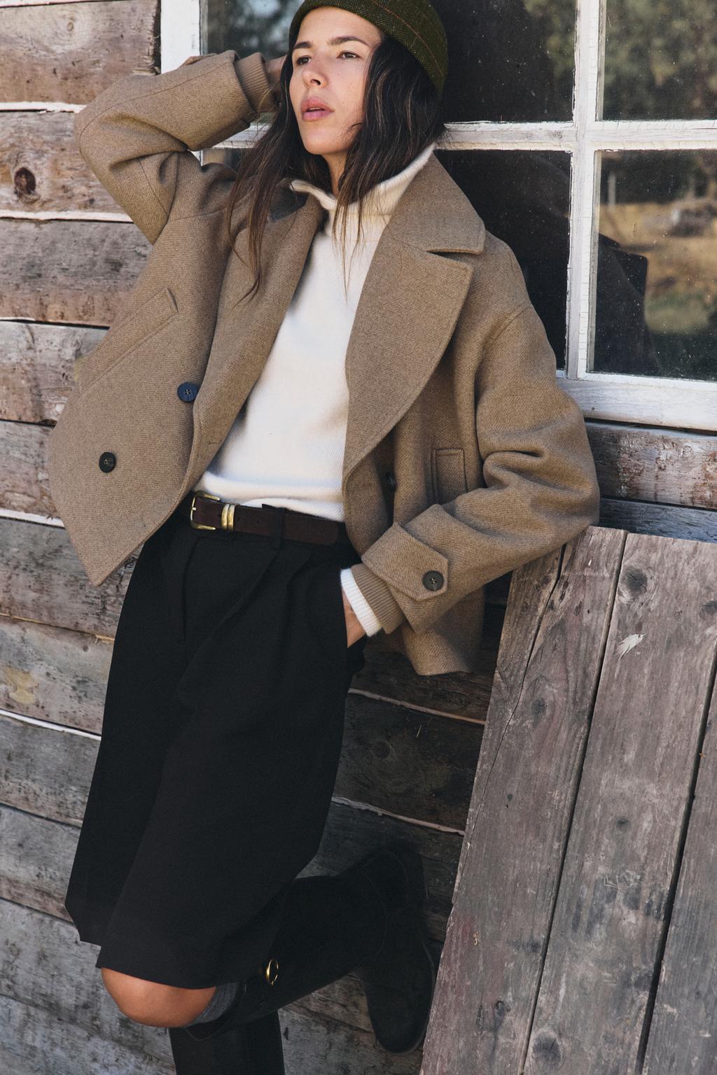SOFT SHORT DOUBLE-BREASTED COAT