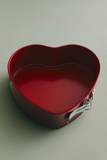 HEART BAKING MOULD - Reds by Zara