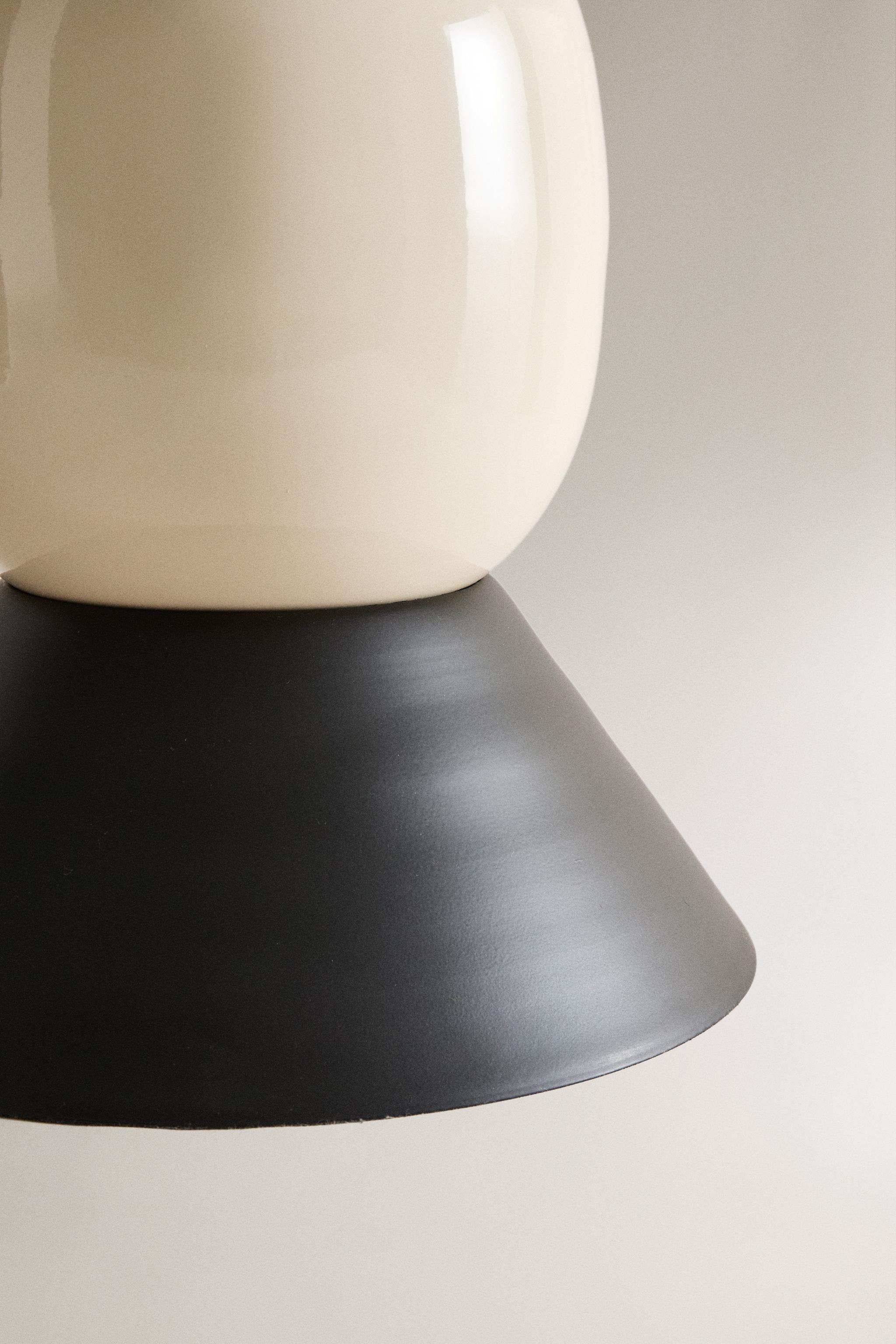 グロス＆マット サイドテーブル X COLLAGERIE - グリーン | ZARA Japan