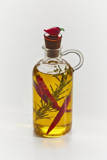 BOROSILICATE GLASS CRUET - Red by Zara
