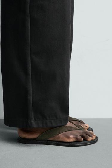 ĀDAS SANDALES AR SIKSNIŅĀM - Zaļš no Zara - Attēls 0