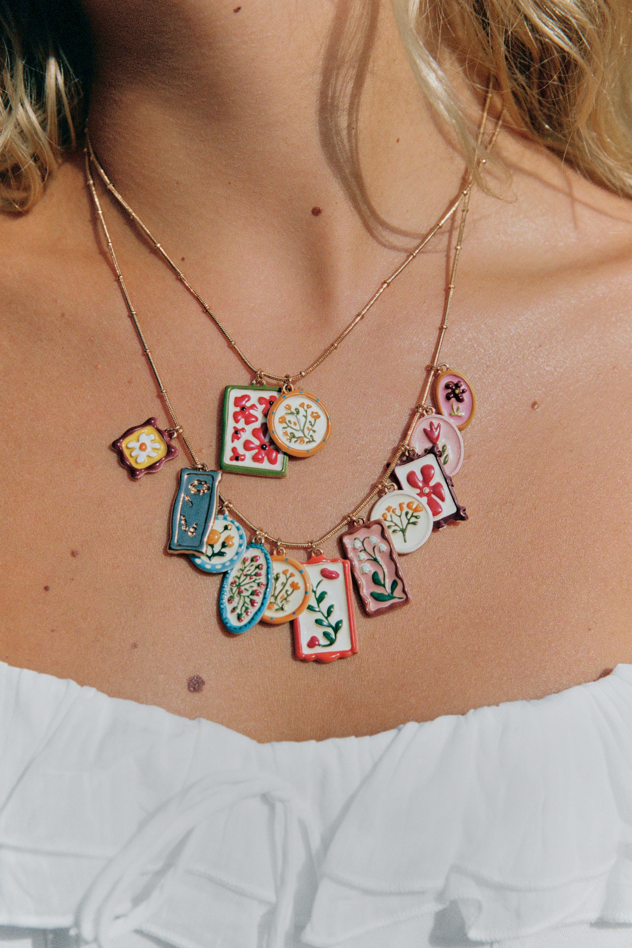 PACK OF 2 METAL CHARM NECKLACES