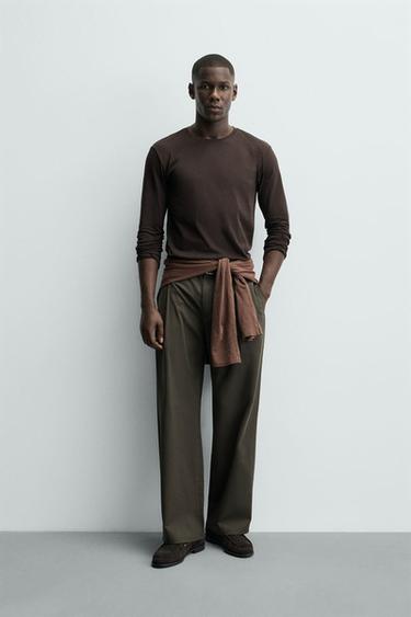 CAMISETA SLIM FIT BÁSICA - Marrón de Zara - Imagen 0