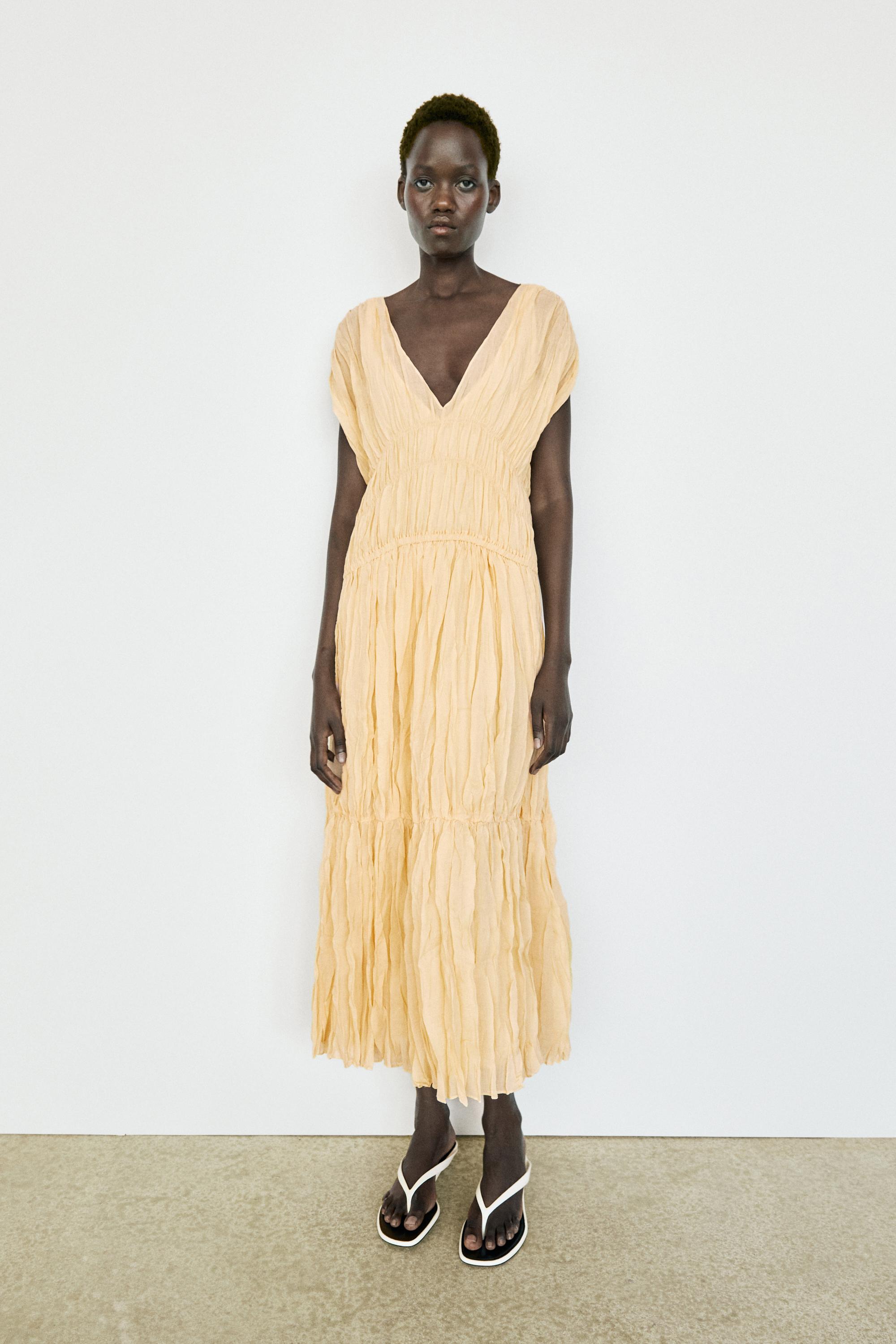Robe midi fluide froncée