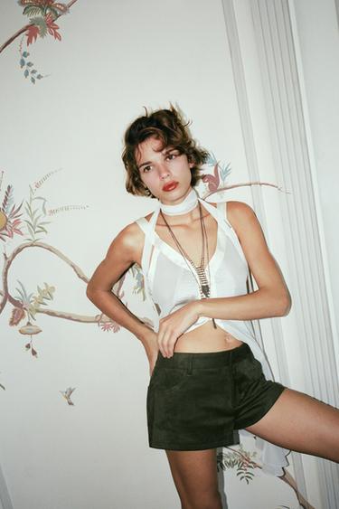 SHORT MINI EFFET DAIM - Vert mousse de Zara - Image 3