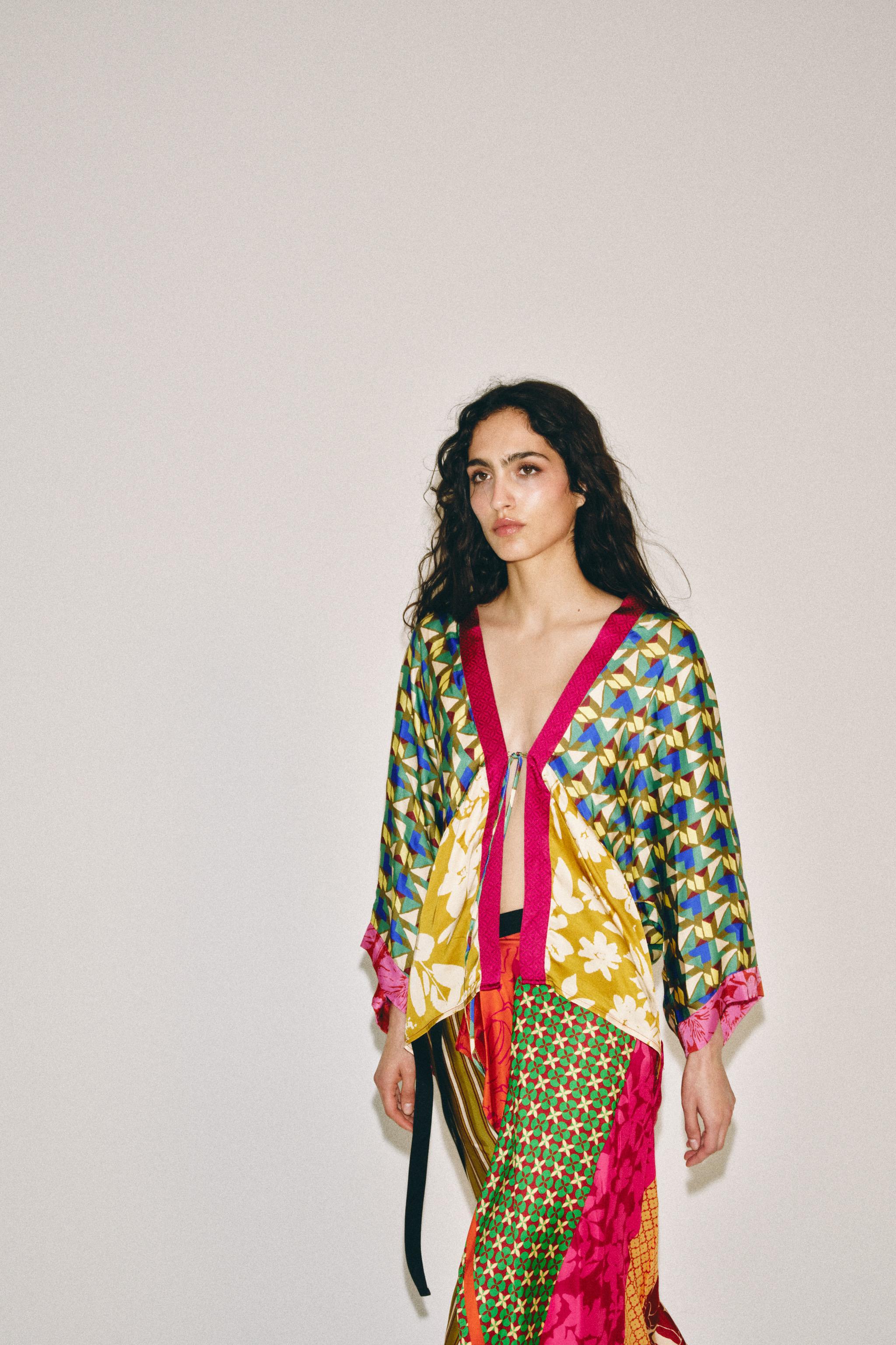 FLORAL PRINT KIMONO — Multicoloured