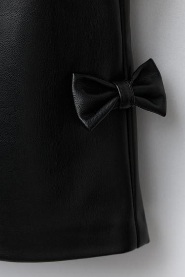 ROBE-SALOPETTE EN MATIÈRE SYNTHÉTIQUE À LACETS - Noir de Zara - Image 3