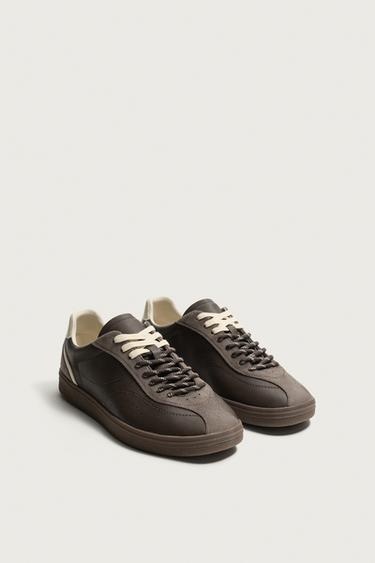 ZAPATILLA ESTILO RETRO - Marrón de Zara