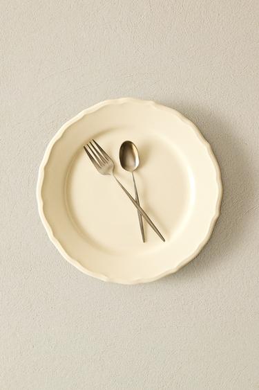 EARTHENWARE DESSERT PLATE WITH RAISED-DESIGN EDGE - Ecru by Zara - Image 5