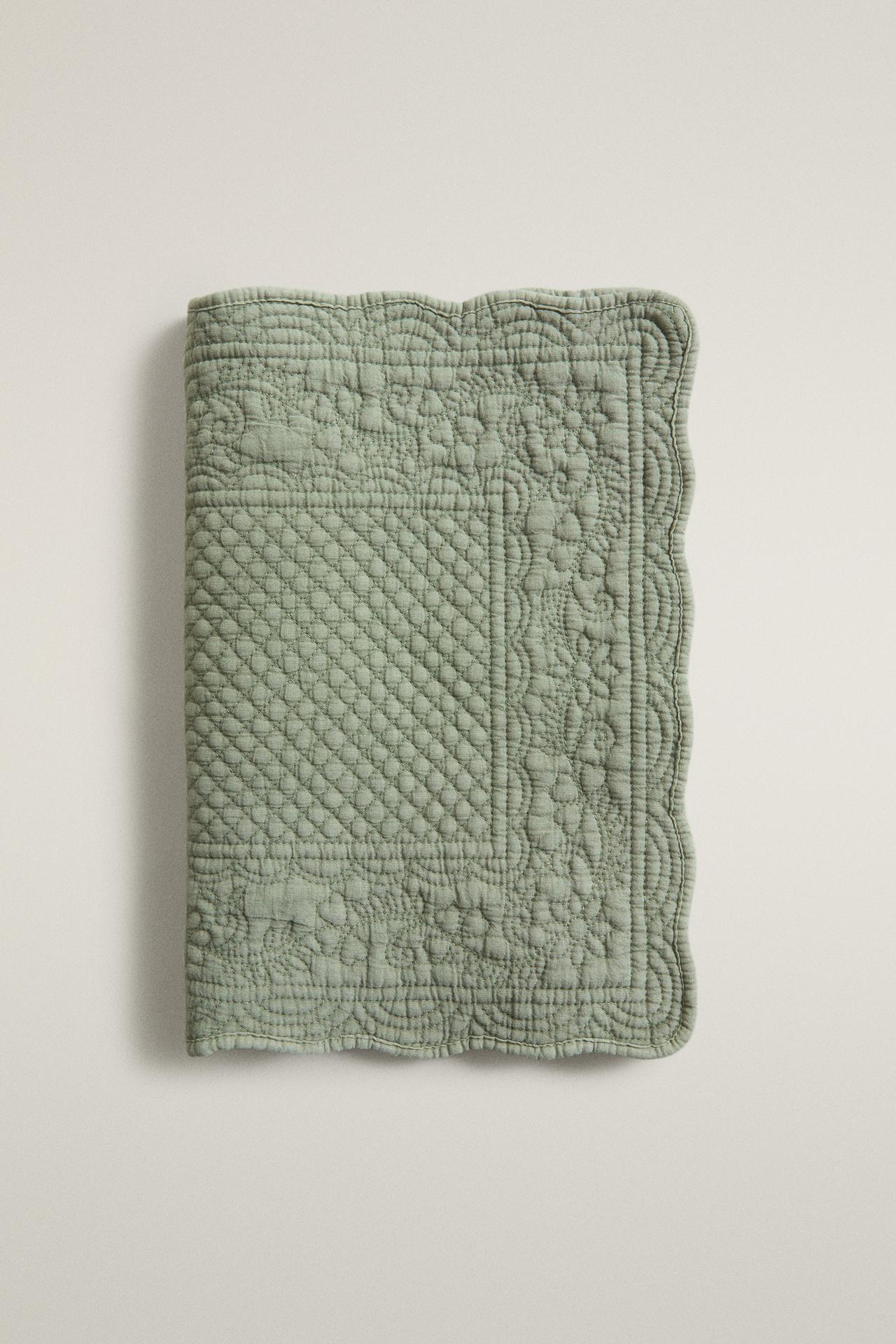 FLORAL QUILTED PLACEMAT — Green / Blue
