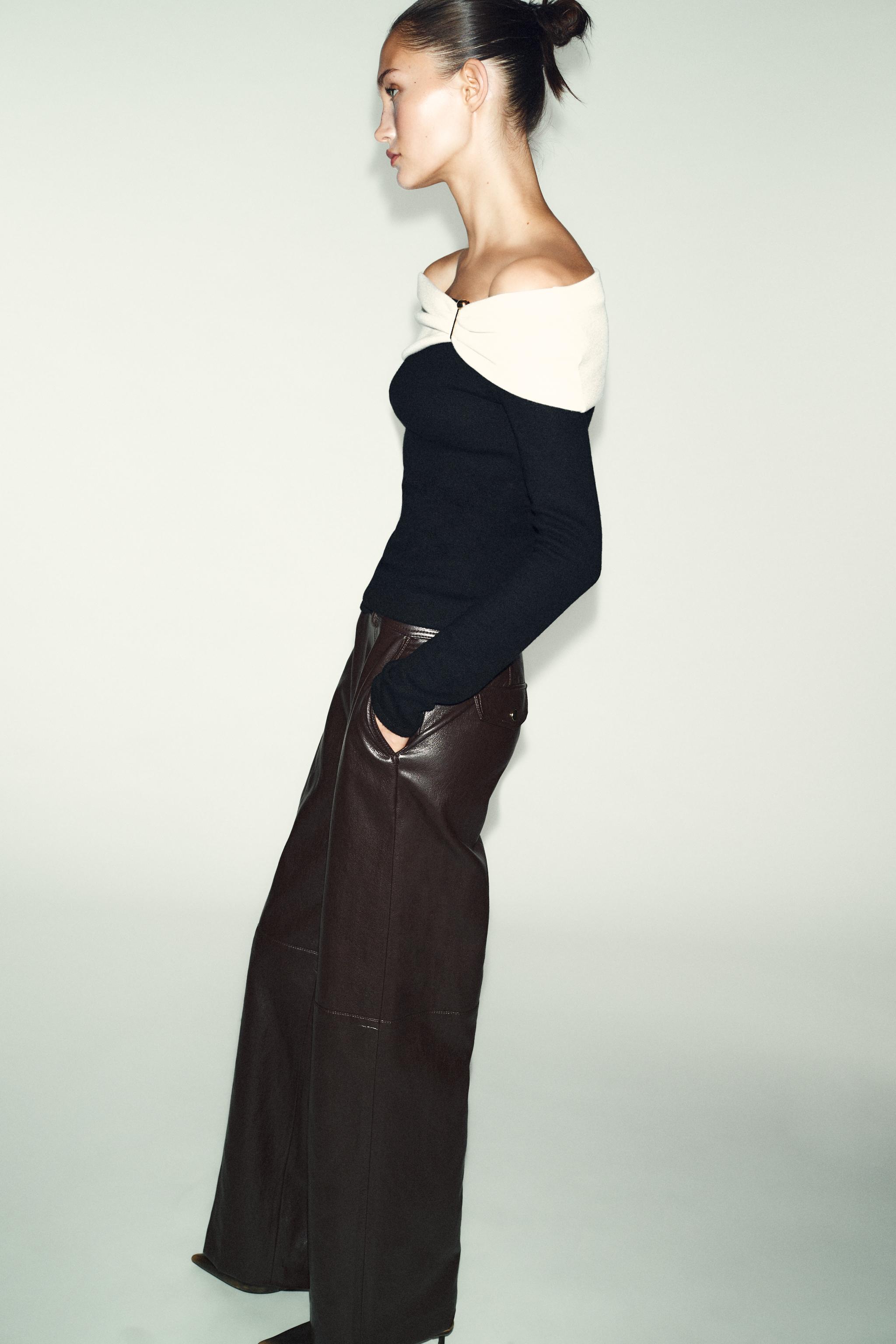 SOFT BUCKLE TOP